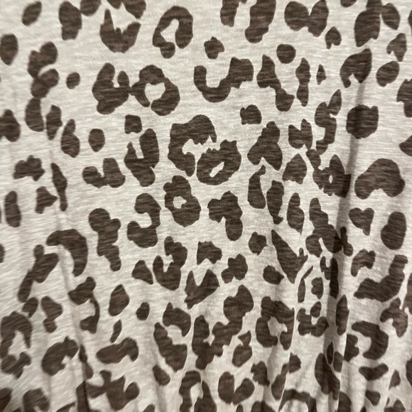 Old Navy Cheetah Print Classic T Shirt Dress - Picture 8 of 8